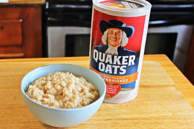 Quaker Oats Hit With Lawsuit After Pesticides Found in '100% Natural'  Oatmeal - Eater